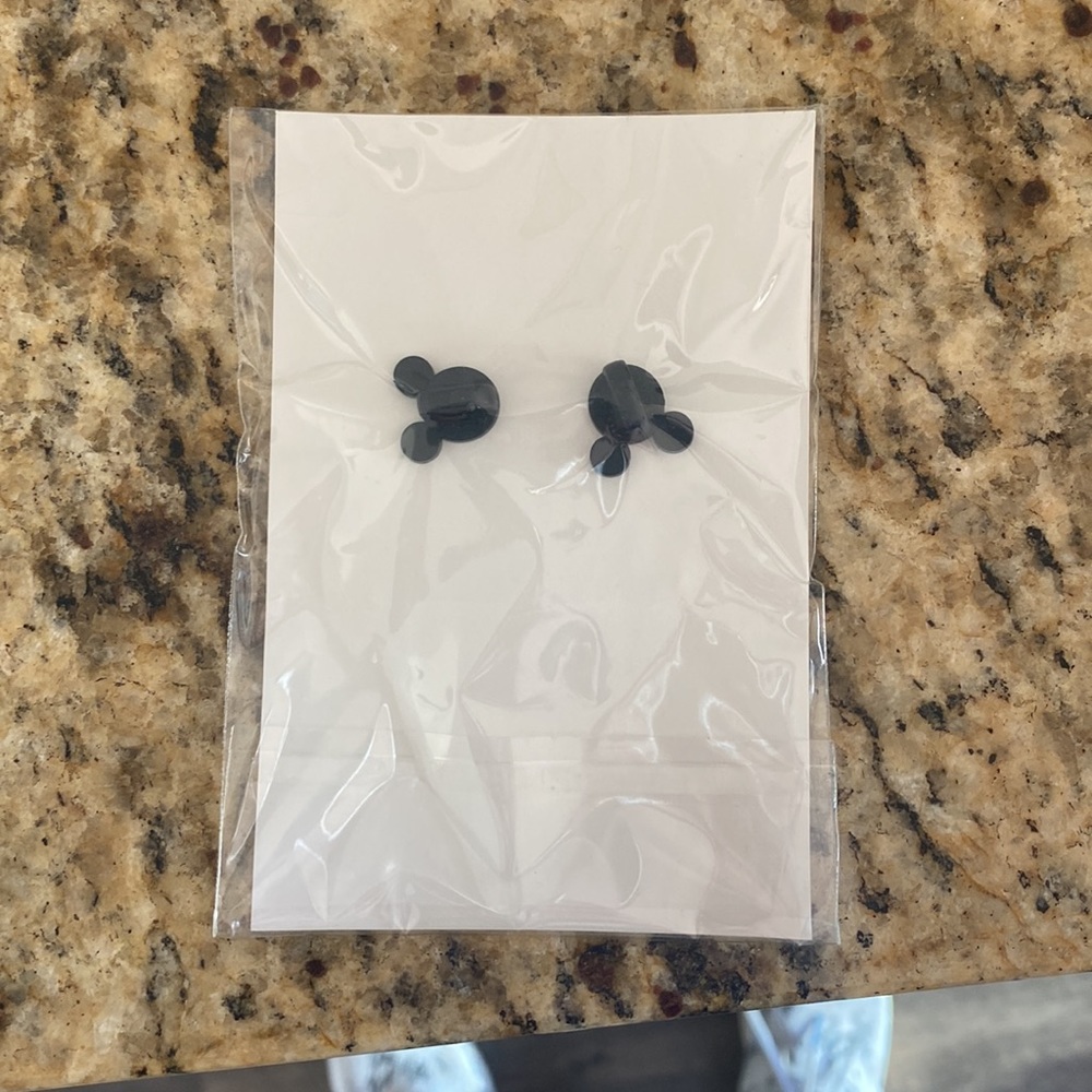 Skyliner Pin - Picture 3 of 3